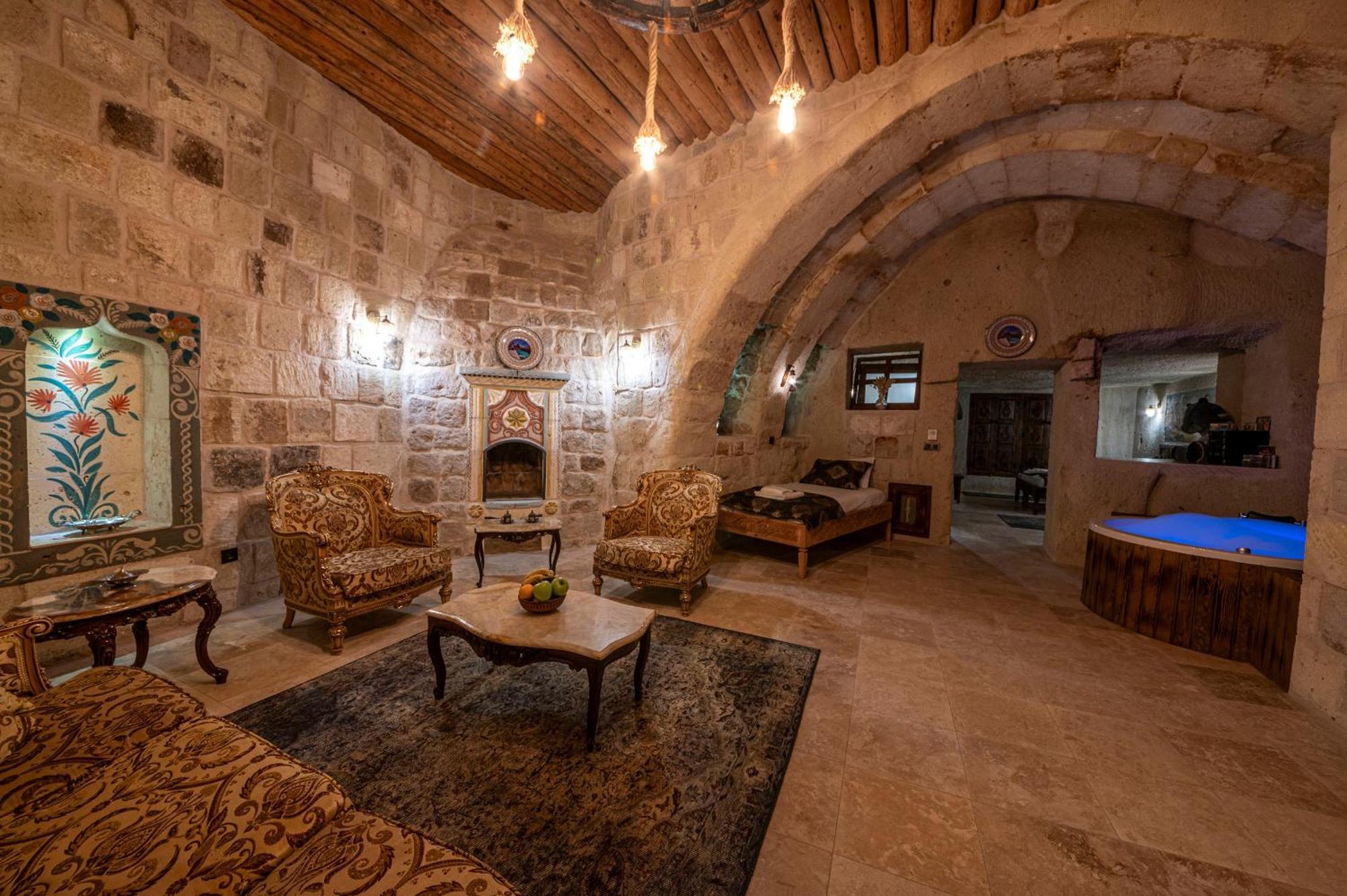 Capp Royal Cave Hotel Ürgüp Ngoại thất bức ảnh